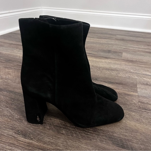 Sam Edelman Women's Codie Booties Black Suede 8 Medium US 🔥 - Picture 1 of 7